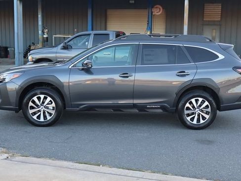 Used 2025 Subaru Outback Premium w/ Popular Package #1 AWD/4WD image 5