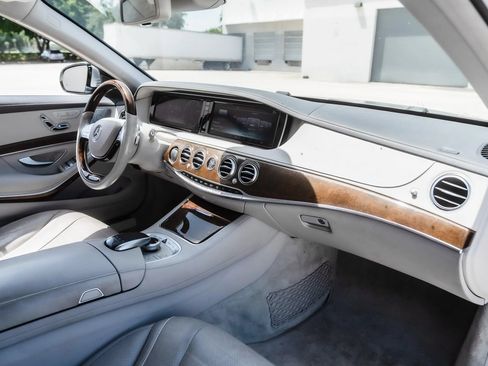 Used 2016 Mercedes-Benz S 550 Sedan image 24