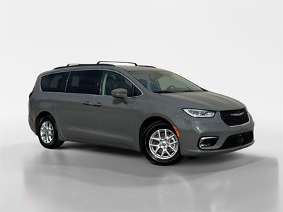 Used 2022 Chrysler Pacifica Touring-L