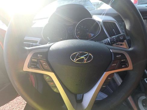 Used 2016 Hyundai Veloster image 10