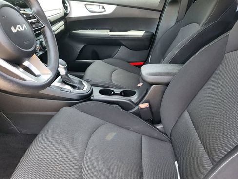 Used 2024 Kia Forte LXS FWD image 7