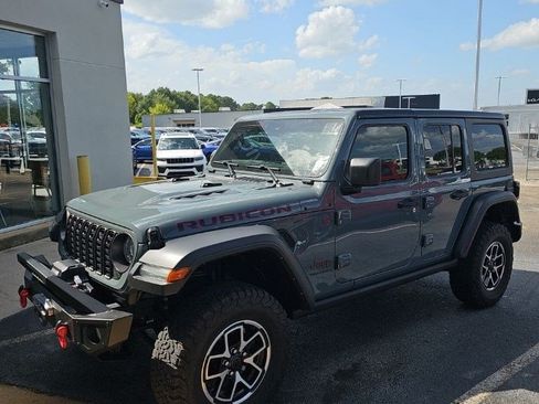 Used 2024 Jeep Wrangler Unlimited Rubicon w/ Convenience Group AWD/4WD image 1