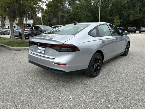 Used 2025 Honda Accord SE image 6