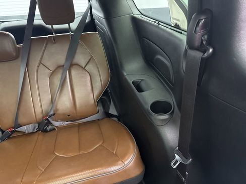 Used 2020 Chrysler Pacifica Limited w/ Advanced Safetytec Group image 41