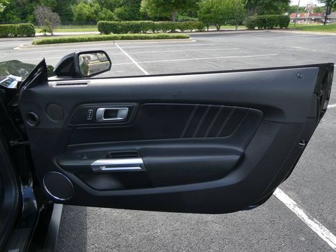 Used 2019 Ford Mustang Premium RWD image 37