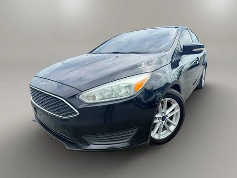 Used 2015 Ford Focus SE FWD image 1