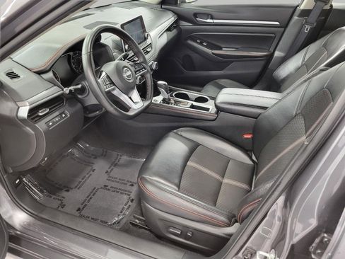 Used 2025 Nissan Altima 2.5 SR image 10
