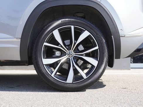 Used 2024 Volkswagen Atlas Cross Sport SEL Premium R-Line AWD/4WD image 33