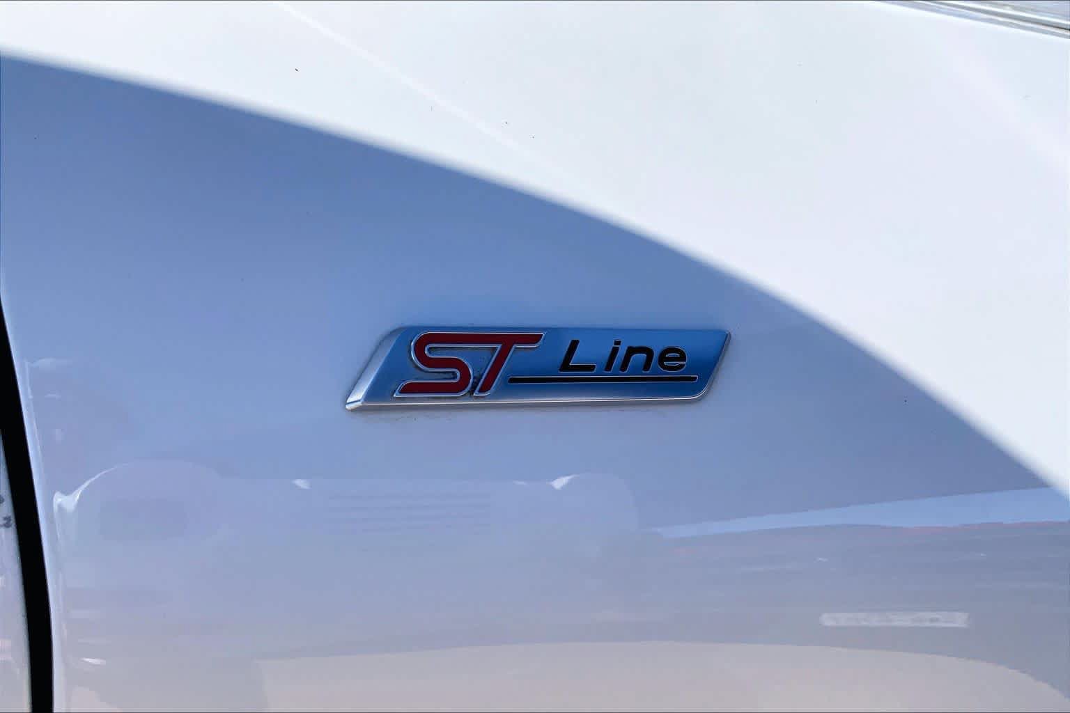 Used 2025 Ford Explorer ST-Line w/ Premium Package RWD image 10