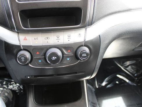 Used 2011 Dodge Journey Mainstreet FWD image 20