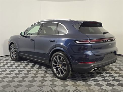 Certified 2024 Porsche Cayenne image 3