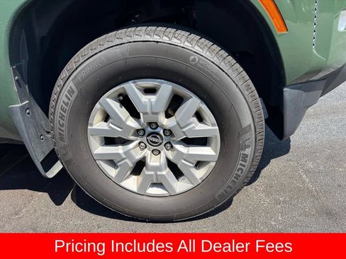 Used 2022 Nissan Frontier SV AWD/4WD image 2