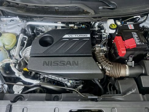 Used 2023 Nissan Rogue SL AWD/4WD image 32