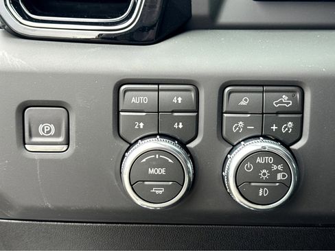 New 2026 GMC Sierra 2500 AT4 w/ AT4 Premium Plus Package image 10