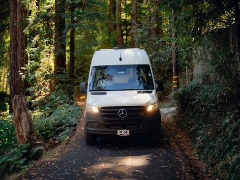 Used 2021 Mercedes-Benz Sprinter 2500 image 23