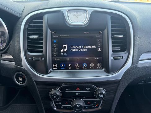 Used 2019 Chrysler 300 Touring w/ Sport Appearance Package RWD image 16