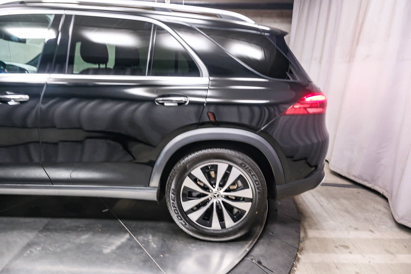 Certified 2025 Mercedes-Benz GLE 350 4MATIC image 8