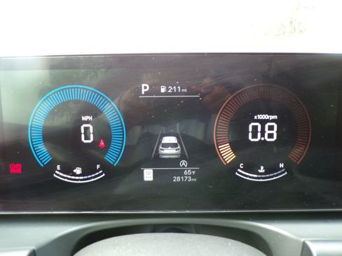 Certified 2025 Hyundai Tucson SEL AWD/4WD image 23