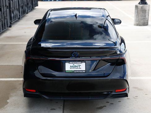 Used 2022 Toyota Avalon XSE FWD image 13