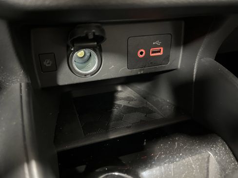 Used 2025 Nissan Versa SV image 25