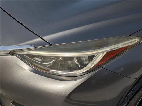 Used 2017 INFINITI QX30 image 9