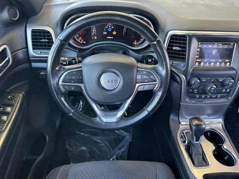 Used 2021 Jeep Grand Cherokee Laredo RWD image 14