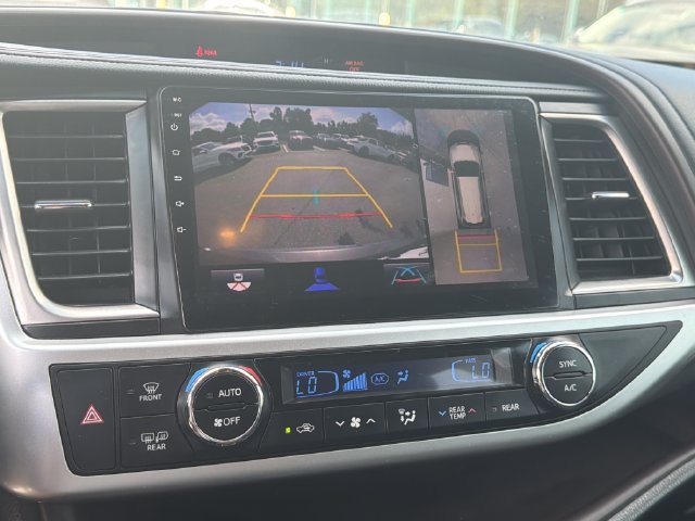 Used 2019 Toyota Highlander Limited Platinum AWD/4WD image 31