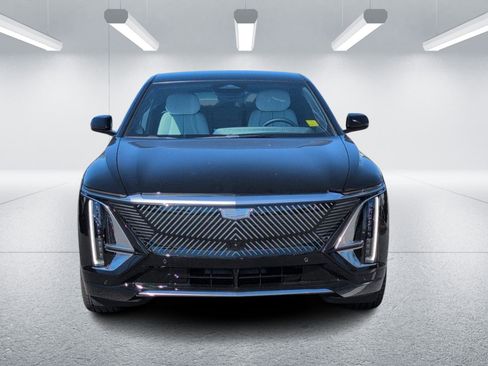 New 2026 Cadillac Lyriq Luxury image 8