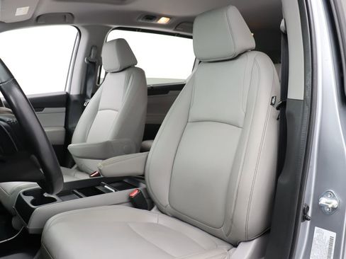 Used 2023 Honda Odyssey EX-L image 12