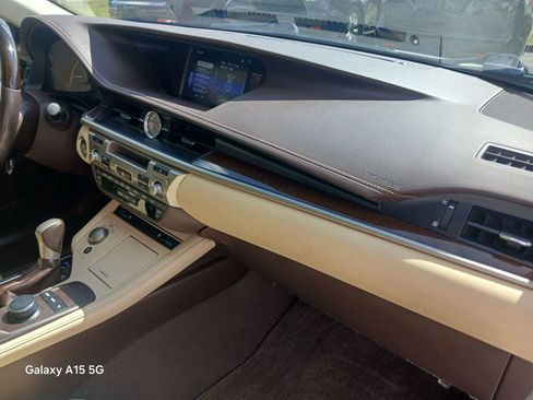 Used 2018 Lexus ES 350 w/ Premier Package FWD image 18
