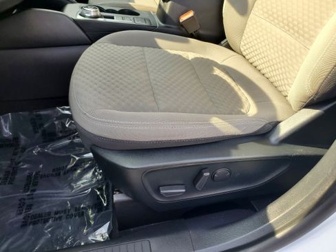 Used 2020 Ford Escape SE FWD image 12