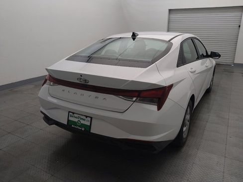 Used 2022 Hyundai Elantra SE FWD image 7