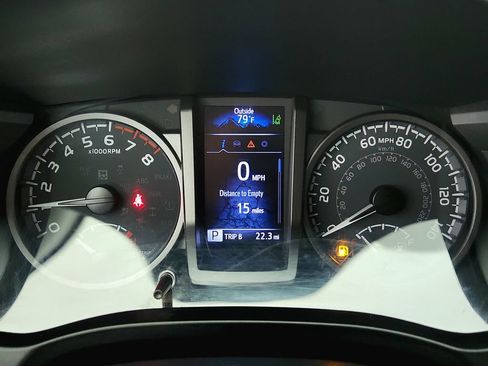 Used 2020 Toyota Tacoma TRD Sport w/ Technology Package AWD/4WD image 13