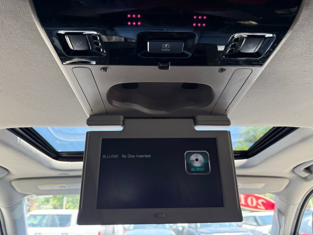 Used 2019 GMC Yukon XL SLT w/ Open Road Package AWD/4WD image 37