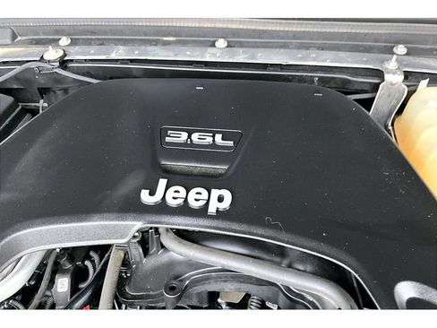 Used 2021 Jeep Gladiator Sport AWD/4WD image 35