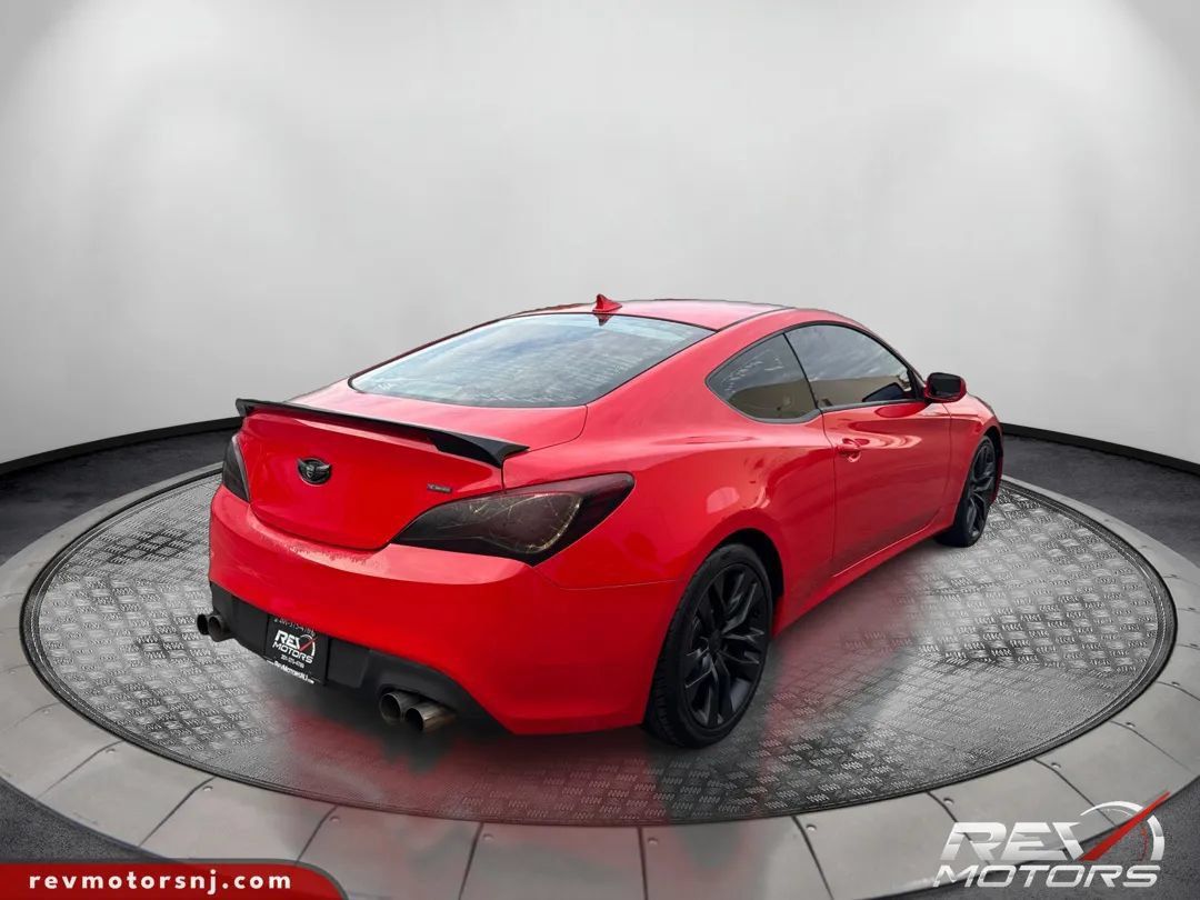 Used 2013 Hyundai Genesis 2.0T RWD image 5