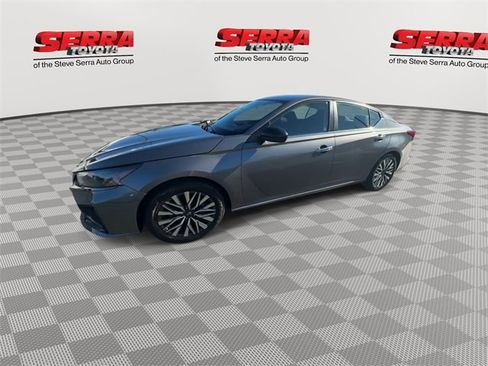 Used 2024 Nissan Altima 2.5 SV image 5