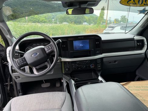 Used 2025 Ford F250 XLT AWD/4WD image 9