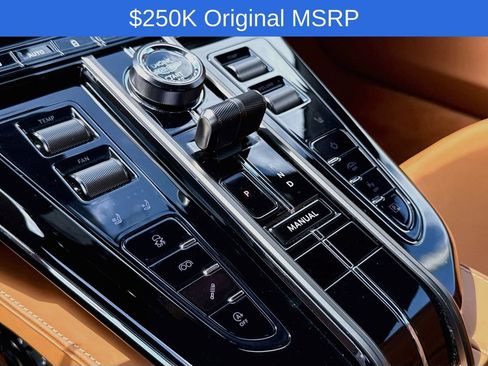 Used 2026 Aston Martin V8 Vantage S RWD image 17