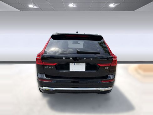 Certified 2023 Volvo XC60 B5 Ultimate w/ Climate Package FWD image 10