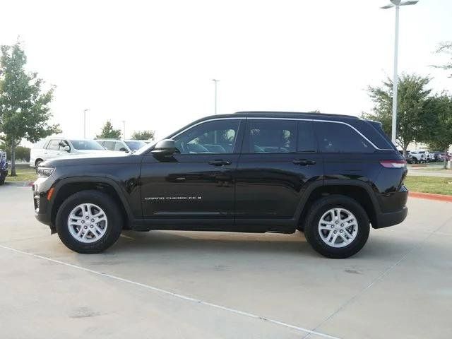 Certified 2024 Jeep Grand Cherokee Laredo RWD image 6