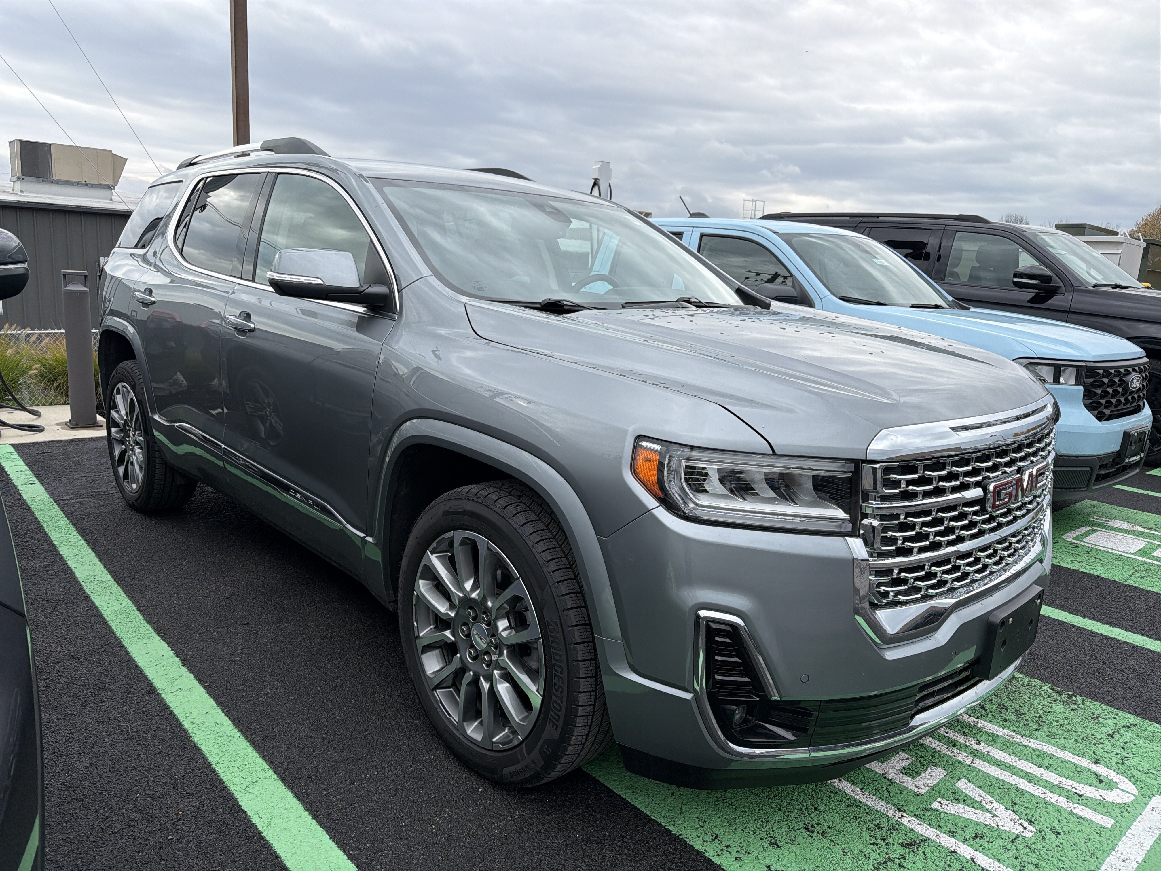 Used 2023 GMC Acadia Denali AWD/4WD image 2