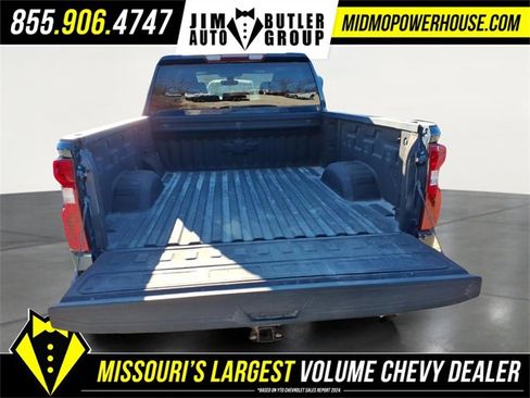 Used 2023 Chevrolet Silverado 2500 Custom w/ Custom Convenience Package image 4