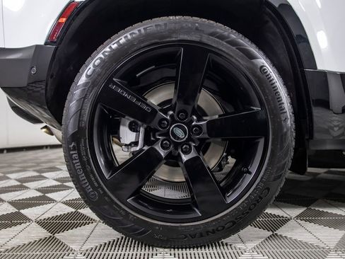 Used 2024 Land Rover Defender 110 X-Dynamic SE AWD/4WD image 29