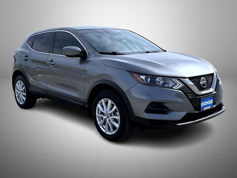 Used 2021 Nissan Rogue Sport S image 3