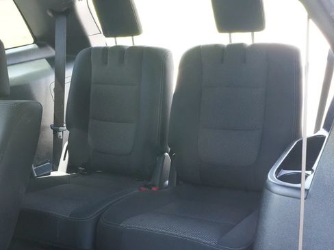 Used 2018 Ford Explorer XLT FWD image 9