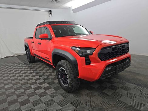 Used 2024 Toyota Tacoma TRD Off-Road w/ TRD Off Road Premium Package AWD/4WD image 3