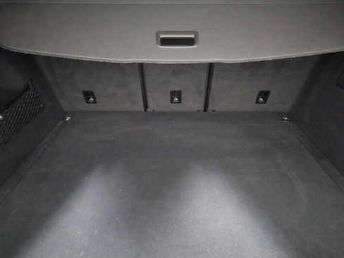 Used 2024 Porsche Cayenne image 39