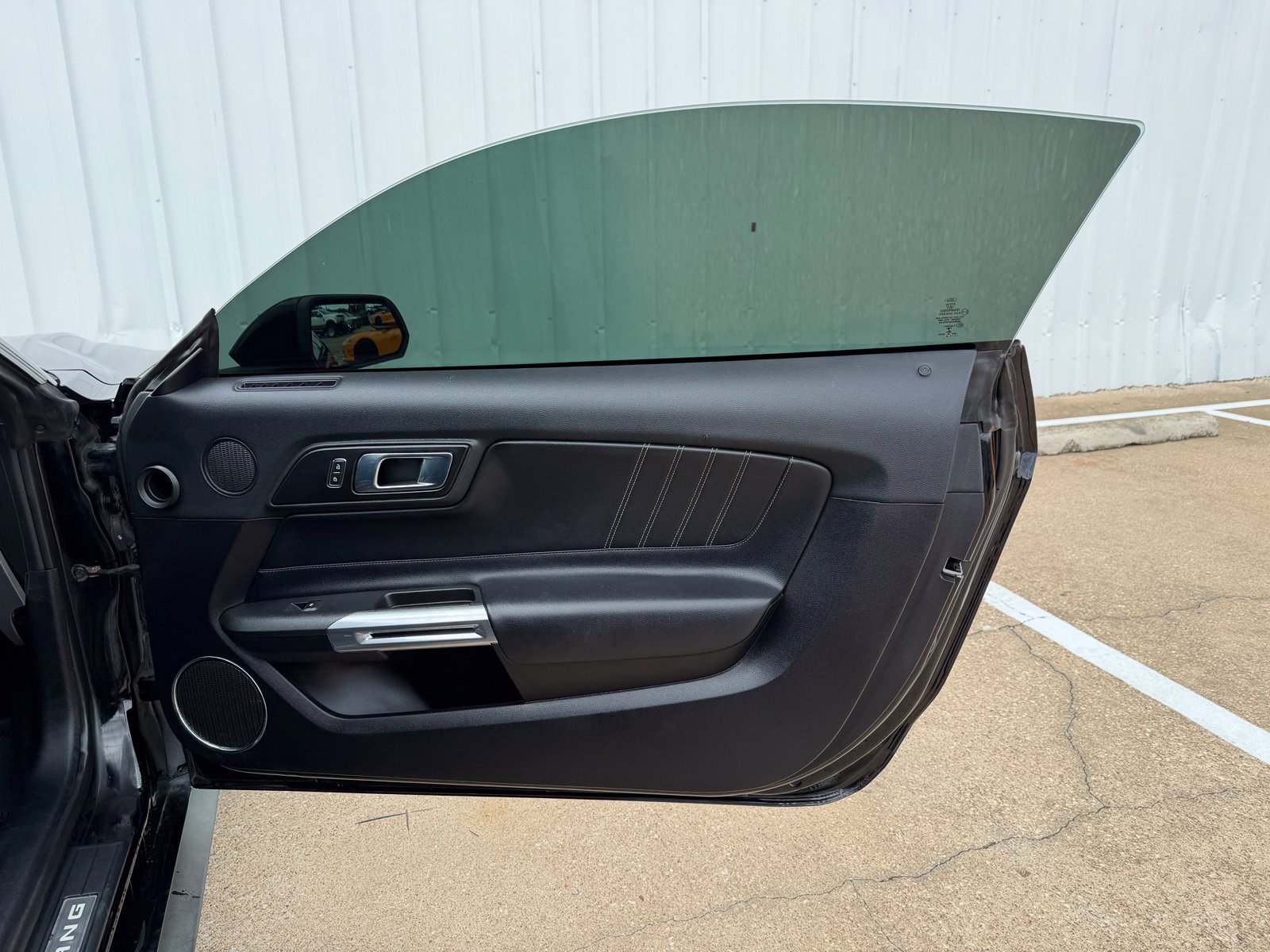 Used 2018 Ford Mustang GT Premium RWD image 25
