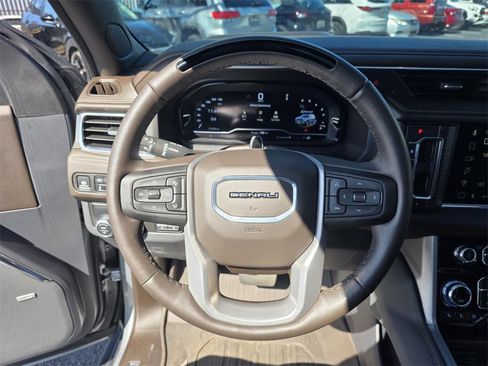 Used 2024 GMC Yukon Denali w/ Denali Reserve Package image 16